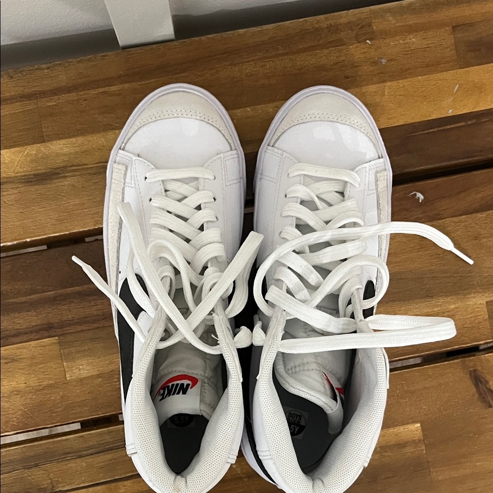 Nike White and Black High-Tops - Picture 4 of 9